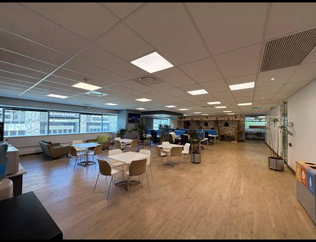 950M² OFFICE TO LET IN FORESHORE